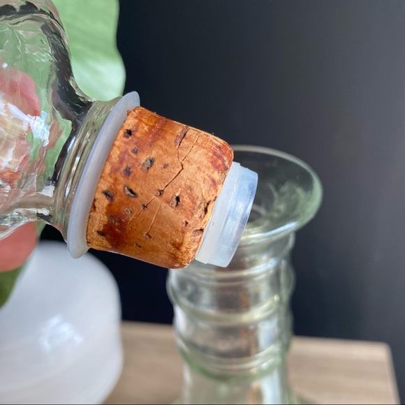 Vintage Decanter with STopper - Picture 8 of 14